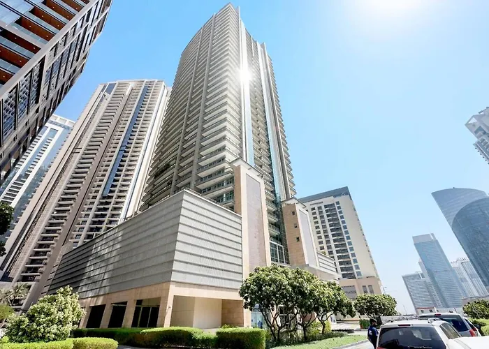 Spacious 2 Bedroom Downtown Suite